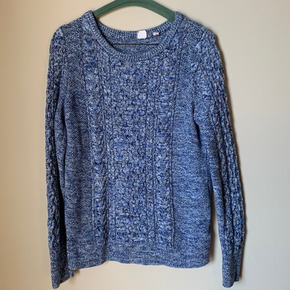 Gap sweater
